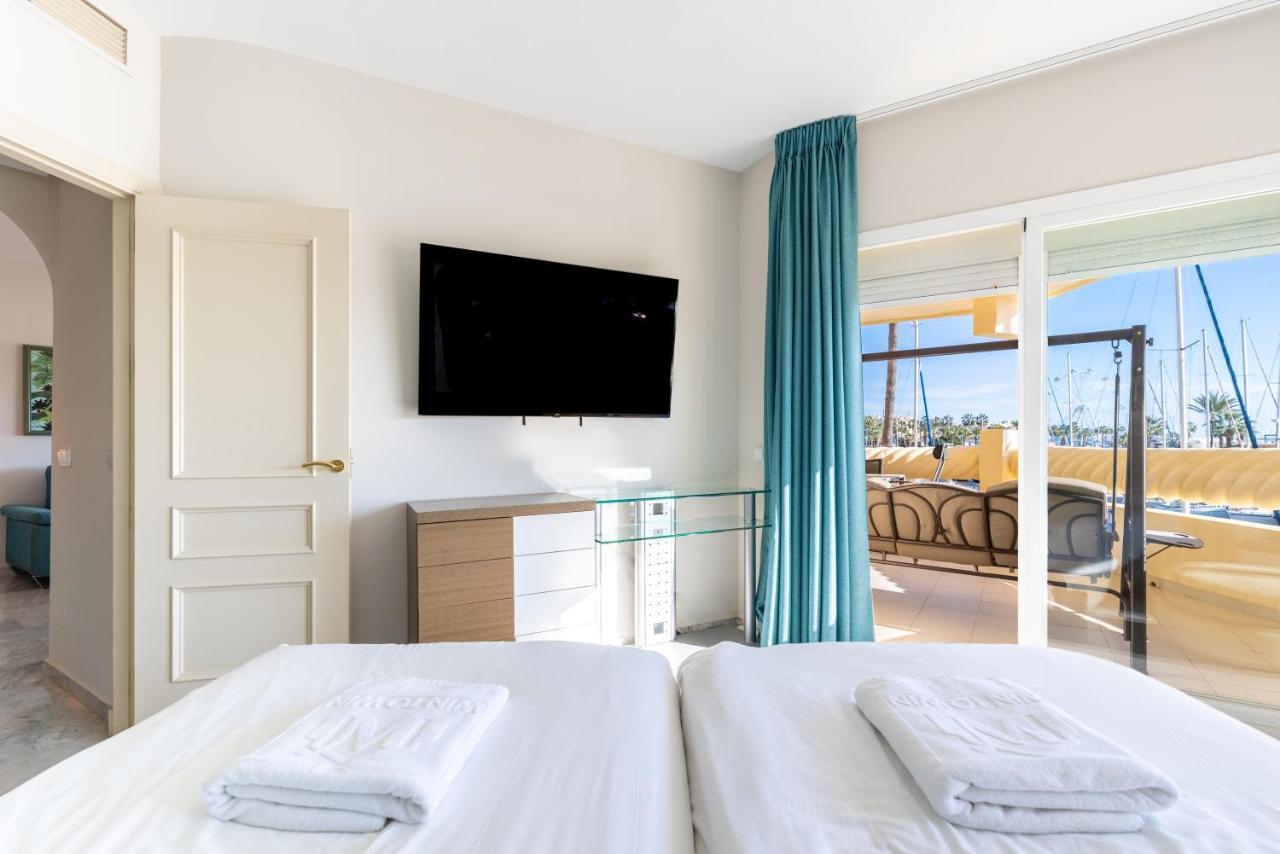 Wintowinrentals Luxury And Sea View Inside Puerto Marina Benalmádena Exterior foto